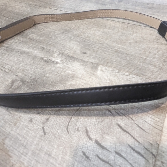 The Limited Black leather adjustable belt size small/medium silver tone buckle - Picture 5 of 12